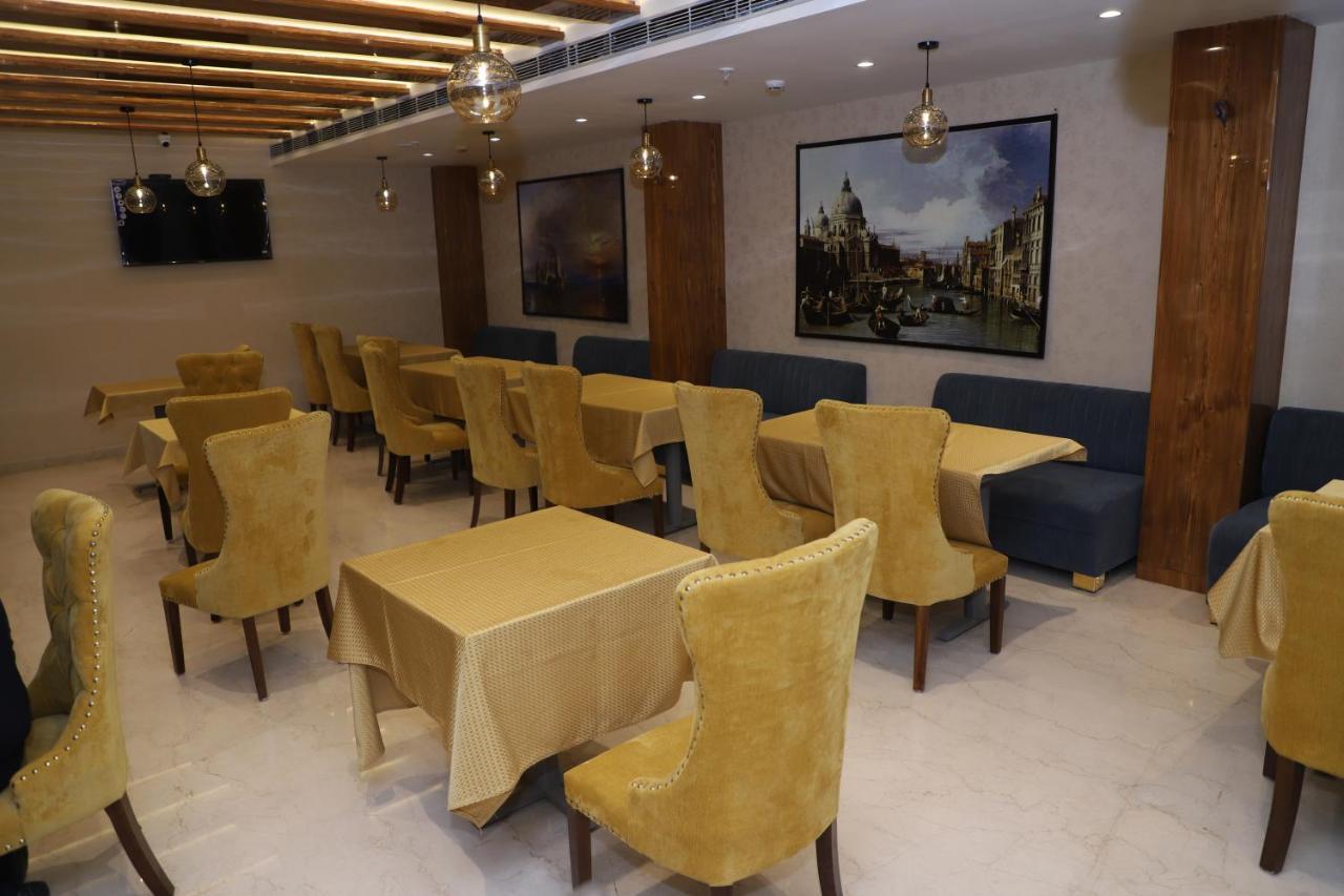 The Royal Class Hotel Gwalior Eksteriør billede